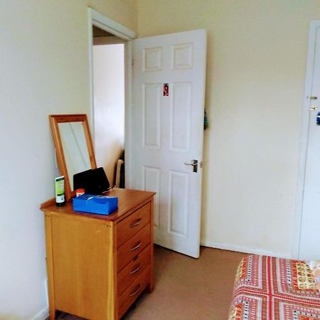 Hornchurch Comfortable Double Bedroom In London المظهر الخارجي الصورة